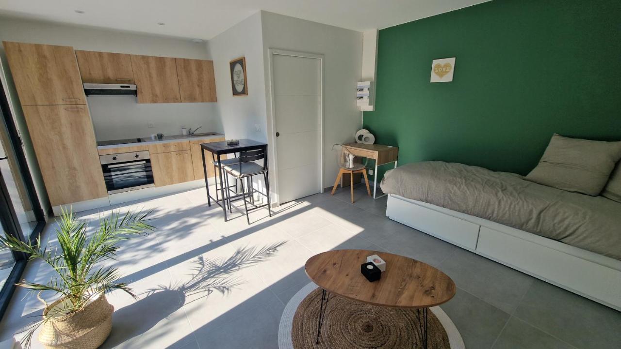 Le Patio : Studio Avec Exterieur Saint-Barthelemy-d'Anjou ภายนอก รูปภาพ