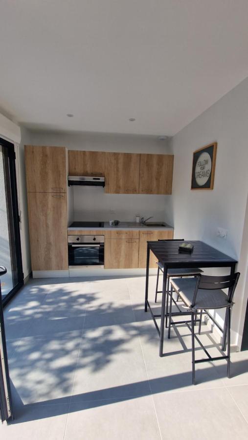 Le Patio : Studio Avec Exterieur Saint-Barthelemy-d'Anjou ภายนอก รูปภาพ